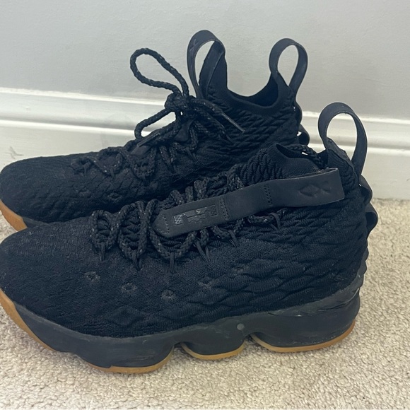 Youth Lebron 17 like new - Picture 3 of 5